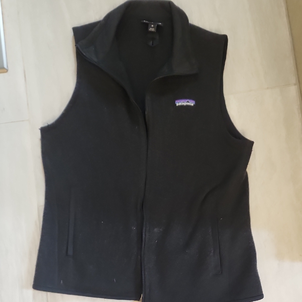 Patagonia Black Fleece Vest Sleeveless Design